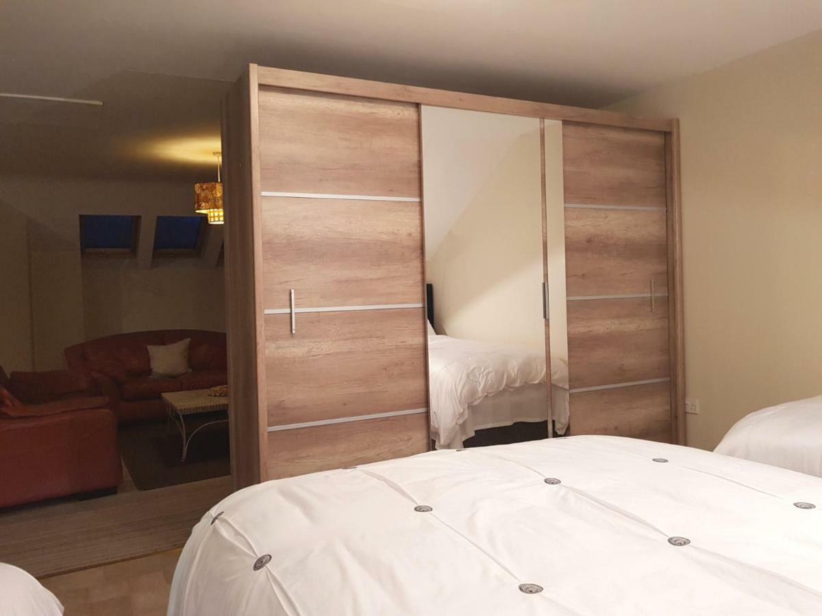 Ethan House Holiday Suites 킬라니 외부 사진
