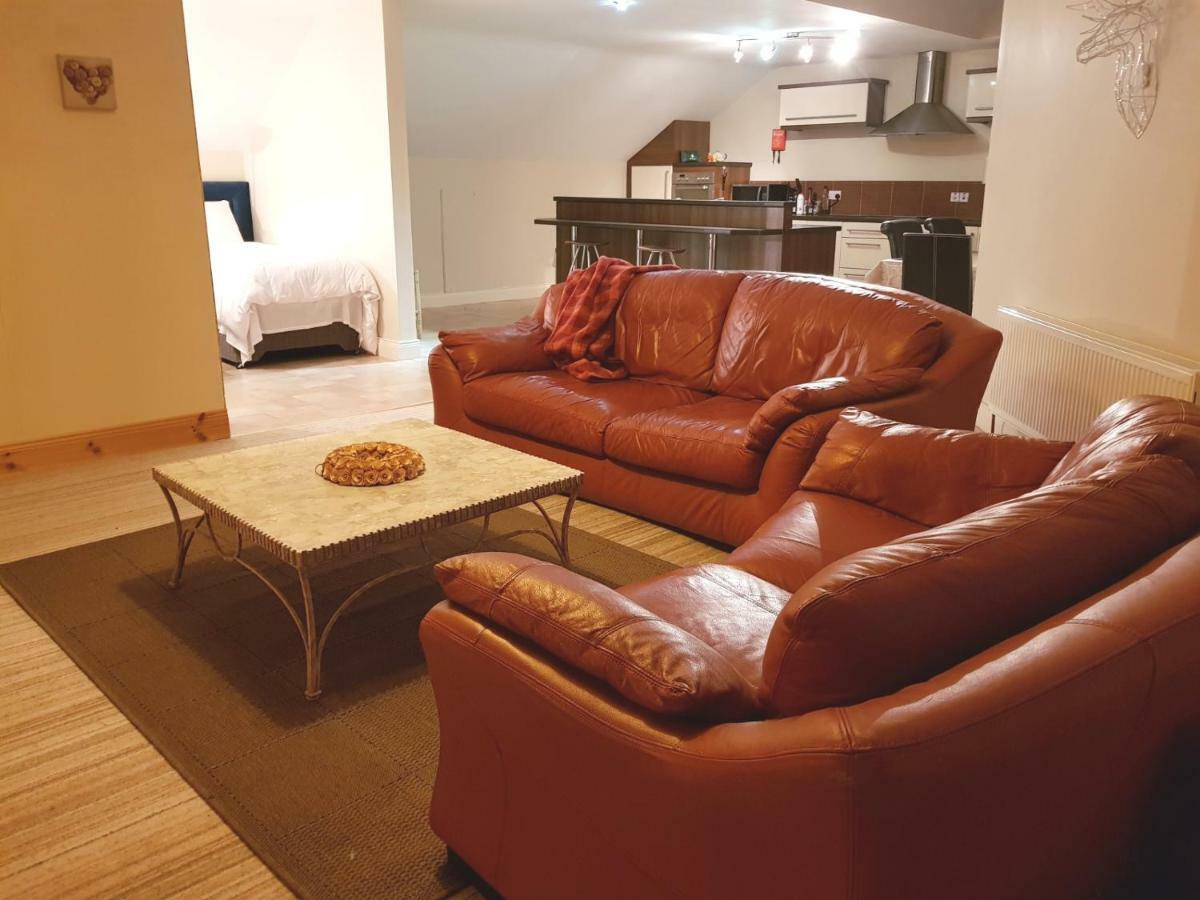 Ethan House Holiday Suites 킬라니 외부 사진