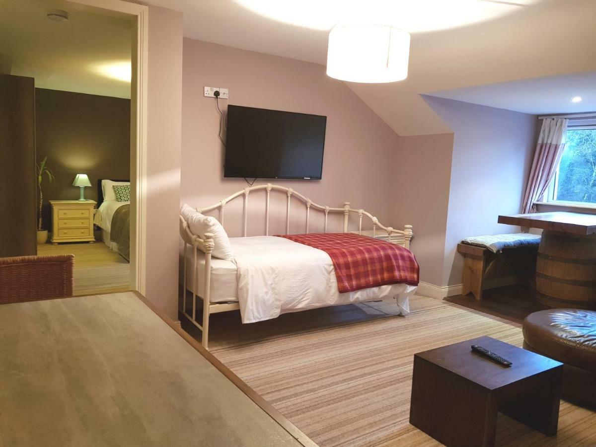 Ethan House Holiday Suites 킬라니 외부 사진